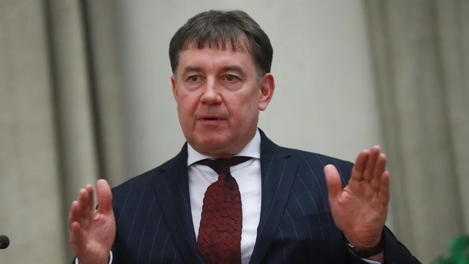 Мосгорсуд оставил в силе решение о национализации сети гостиниц Marton и более сотни объектов недвижимости на сумму около 9 млрд рублей, связанных с бывшим председателем Совета судей России Виктором Момотовым, которого Генпрокуратура связывает с криминальными авторитетами и теневым бизнесом.