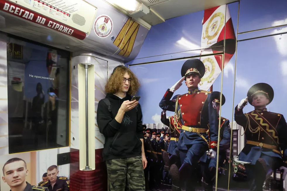 За последние недели власти ввели и анонсировали ряд ограничений, направленных на сокращение использования VPN: от блокировок доступа до запретов на оплату через мобильный баланс и возможной тарификации мобильного VPN‑трафика.