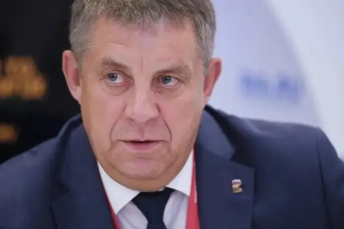 Бывший губернатор Брянской области Александр Богомаз может получить вакантный мандат депутата Госдумы. Отставки нескольких приграничных губернаторов сопровождаются кадровыми перестановками и расследованиями по строительству защитных сооружений.