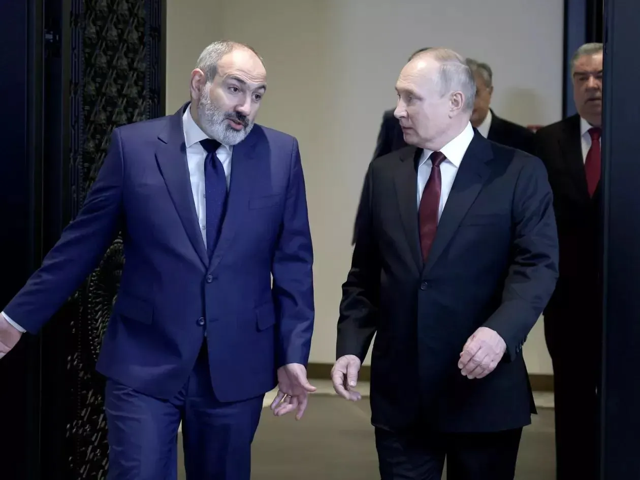 Премьер-министр Никол Пашинян заявил, что Ереван не вводит антироссийские санкции и не будет помогать обходить существующие ограничения; приглашённые европейские специалисты подтвердили отсутствие таких действий.