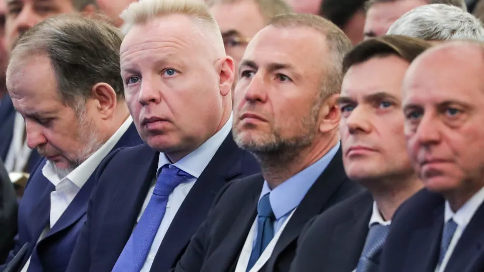 Крупное российское объединение предпринимателей инициировало закрытие публичного доступа к делам компаний, требующим компенсаций ущерба от санкций. Инициативу уже обсуждают в администрации и профильных ведомствах: есть и поддержка, и возражения из‑за риска для имиджа юрисдикции и налоговых последствий.