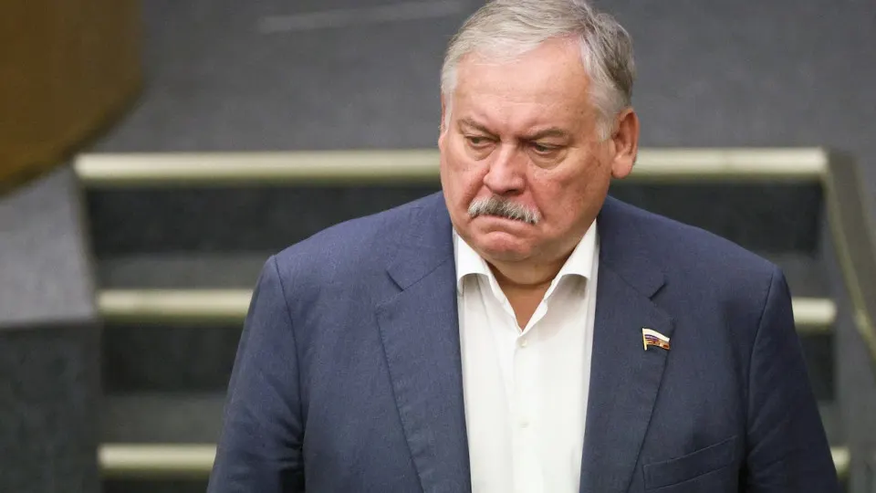 Первый зампред комитета Госдумы Константин Затулин заявил, что Латвия и Эстония не выполнили обещаний при распаде СССР, введя статус «неграждан» и создавая трудности для русскоязычных. На фоне этого в парламенте обсуждают закон о защите россиян за рубежом, а западные спецслужбы предупреждают о рисках эскалации с НАТО.