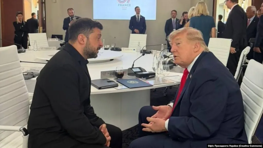 На саммите G7 в Эвиане участники согласовали необходимость ужесточения давления на Россию — обсуждались дополнительные санкции в энергетическом и банковском секторах, а также поддержка ПВО для Украины.