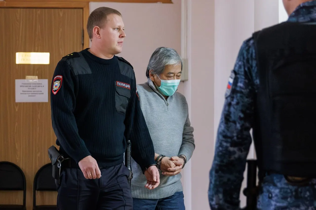 Верховный суд России получил материалы уголовного дела Александра Пака, осуждённого за наезд на многодетную мать Екатерину Буравлёву; дело передано третьему составу уголовной коллегии.