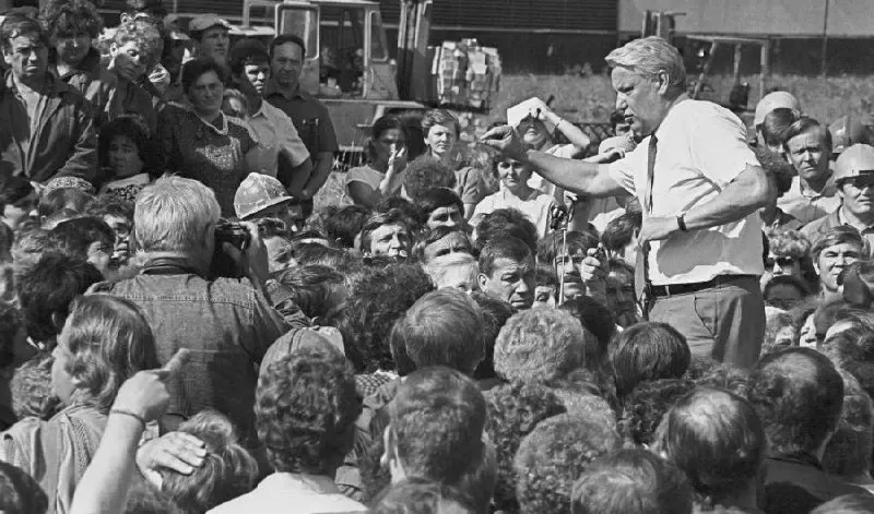 Исторический обзор того, как регионы страны нарастили автономию в 1990 году, и как это повлияло на единство Российской Федерации.