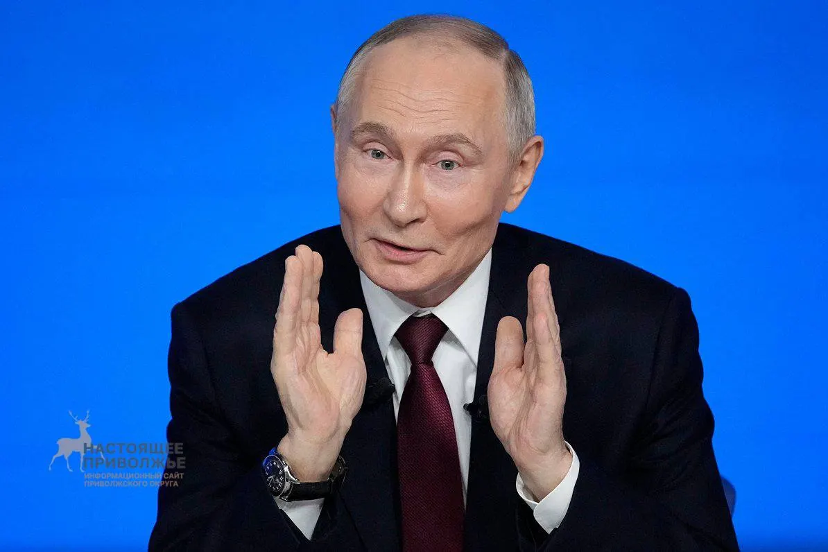 За неделю голосования одобрение Путина снизилось на 2,1 п.п.; доля не одобряющих его работы выросла на 2,2 п.п.; после голосования опубликованы данные с рекордными показателями «Единой России».