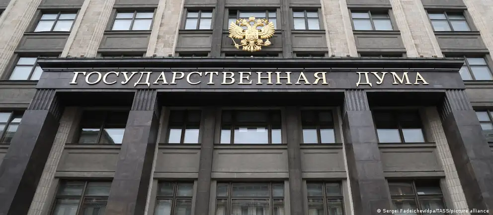 Являющаяся федеральной партией столкнулась с отменой федерального списка на думские выборы; региональные кандидаты продолжают кампанию, сталкиваясь с давлением и угрозами.