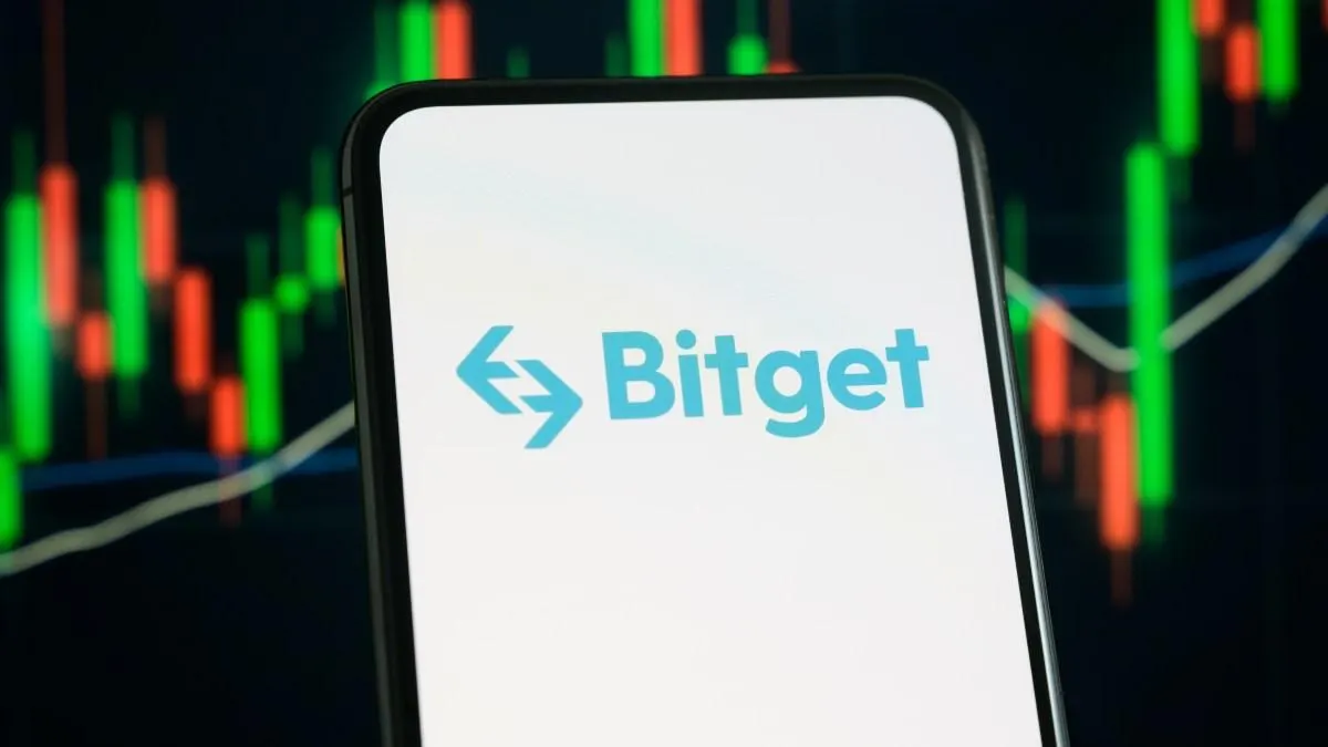 Bitget прекратит обслуживание резидентов России, Казахстана и Беларуси. Уведомления будут содержать инструкции по выводу средств; ограничения вступят в силу 18 октября, а вход в аккаунты будет ограничен 21 октября.