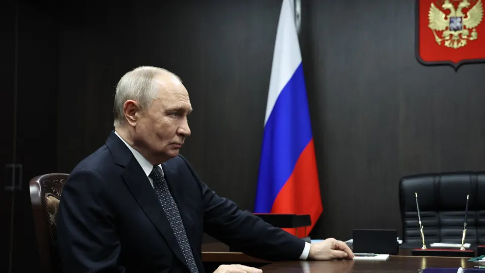 Путин объявил о возобновлении переговоров и обсуждении вопросов безопасности после мирного соглашения на Украине; также подчеркнул единство народов России и Украины.