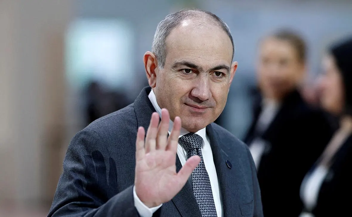 Премьер-министр сообщил, что Ереван не станет резко выходить из Евразийского экономического союза и пока не будет вступать в полемику о выборе между ЕС и ЕАЭС.