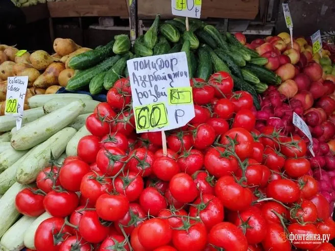 В Петербурге армянских помидоров почти не заметно: продавцы активно предлагают альтернативу из Азербайджана, Узбекистана и Турции. Эксперты считают, что дефицита не будет, а основной удар почувствует сама Армения.