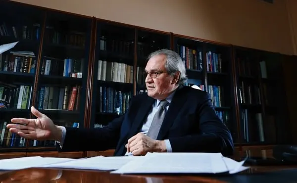 Валерий Фадеев заявил, что после признания зарубежного вуза «нежелательным» с ним нельзя сотрудничать и лучше там не учиться, однако разрешается изучать его исследования; учёным при сомнениях он порекомендовал обращаться в ФСБ.