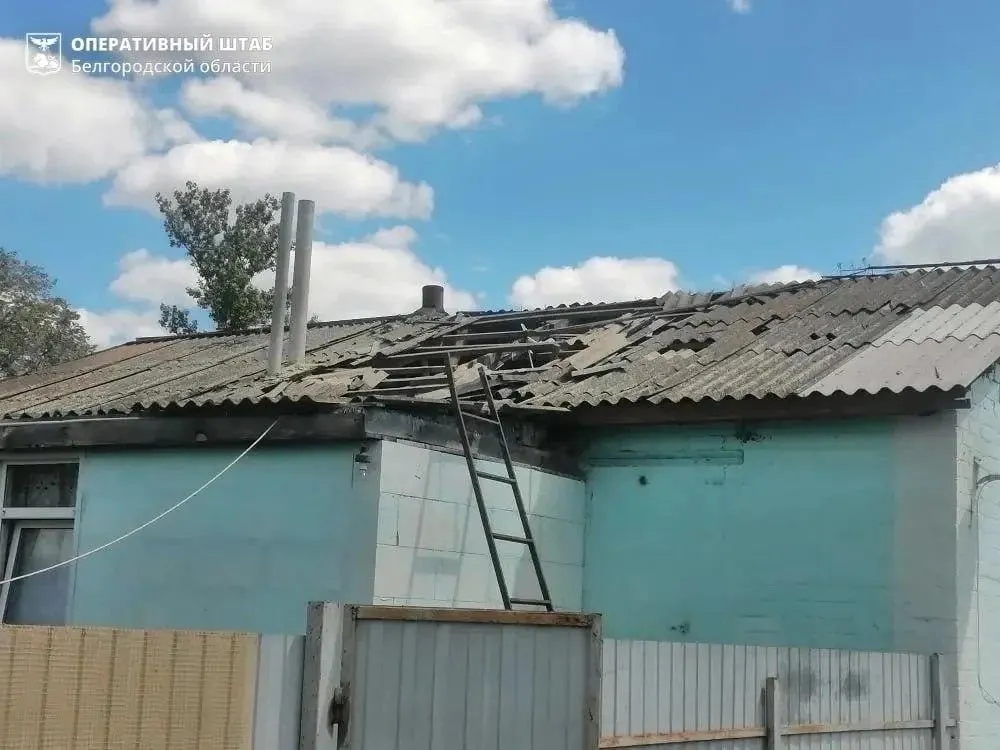 Не менее трёх регионов пострадали в результате ударов беспилотников — зафиксированы пожары в поездах и жилых домах, проводятся эвакуационные мероприятия.