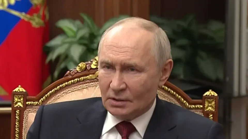Президент заявил, что предложение Киева отказаться от дальнобойных ударов связано со страхом перед ответными ударами России и что Москва не станет спасать киевский режим.