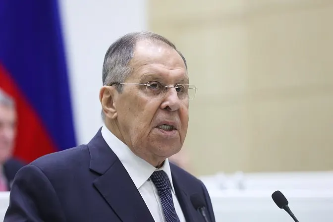Глава МИД РФ заявил, что Еревану придётся выбрать между ЕАЭС и ЕС; от этого решения зависят тарифная политика и фитосанитарные правила.