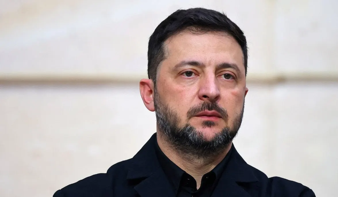 Президент Украины раскритиковал ответ Владимира Путина после ПМЭФ, назвав его «слабым» и заявив, что Россия не готова к переговорам; Зеленский предлагал временное прекращение огня и прямые переговоры на нейтральной площадке.