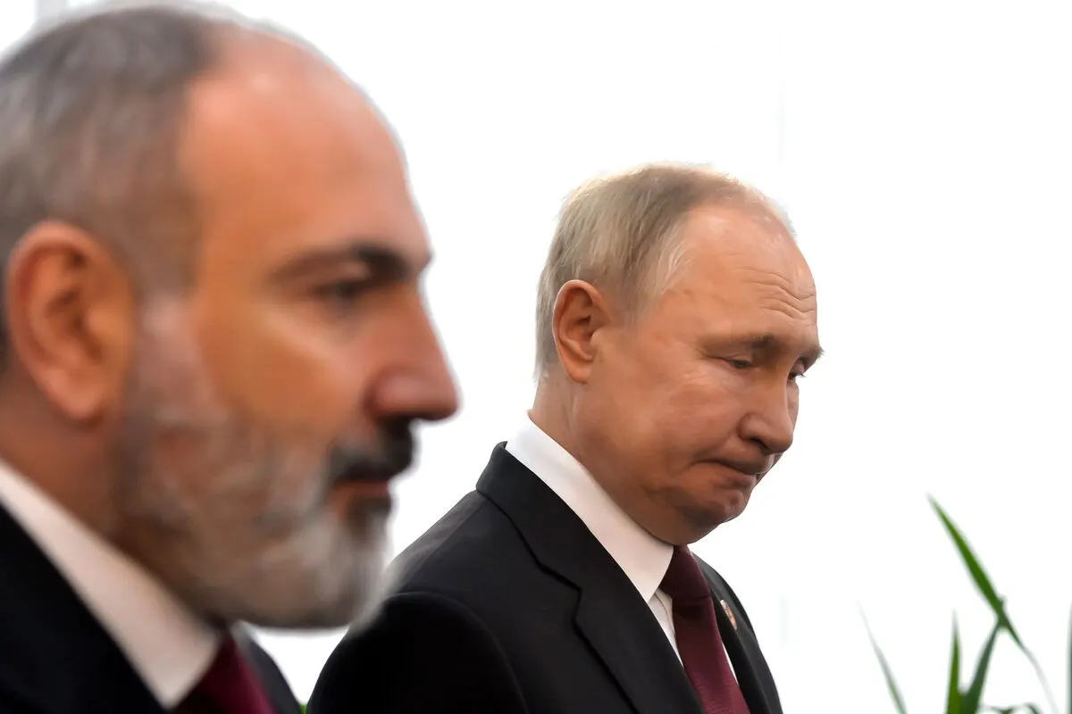 Президент России направил премьер-министру Армении поздравление с днём рождения, в котором пожелал здоровья и успехов и подчеркнул стремление к дальнейшему развитию двусторонних отношений. В тексте также напомнили о недавних политических и торговых трениях между странами.