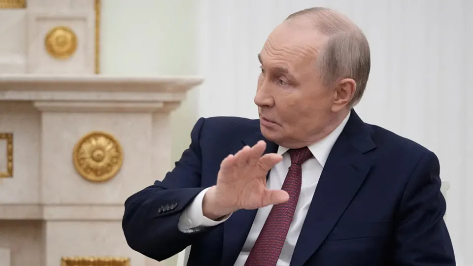 С 2022 года в России усилилась практика изъятия частных активов у богатых предпринимателей. Крупные компании уходят под контроль государства, а бизнесмены отвечают донатами и политической лояльностью — или сталкиваются с уголовными претензиями.
