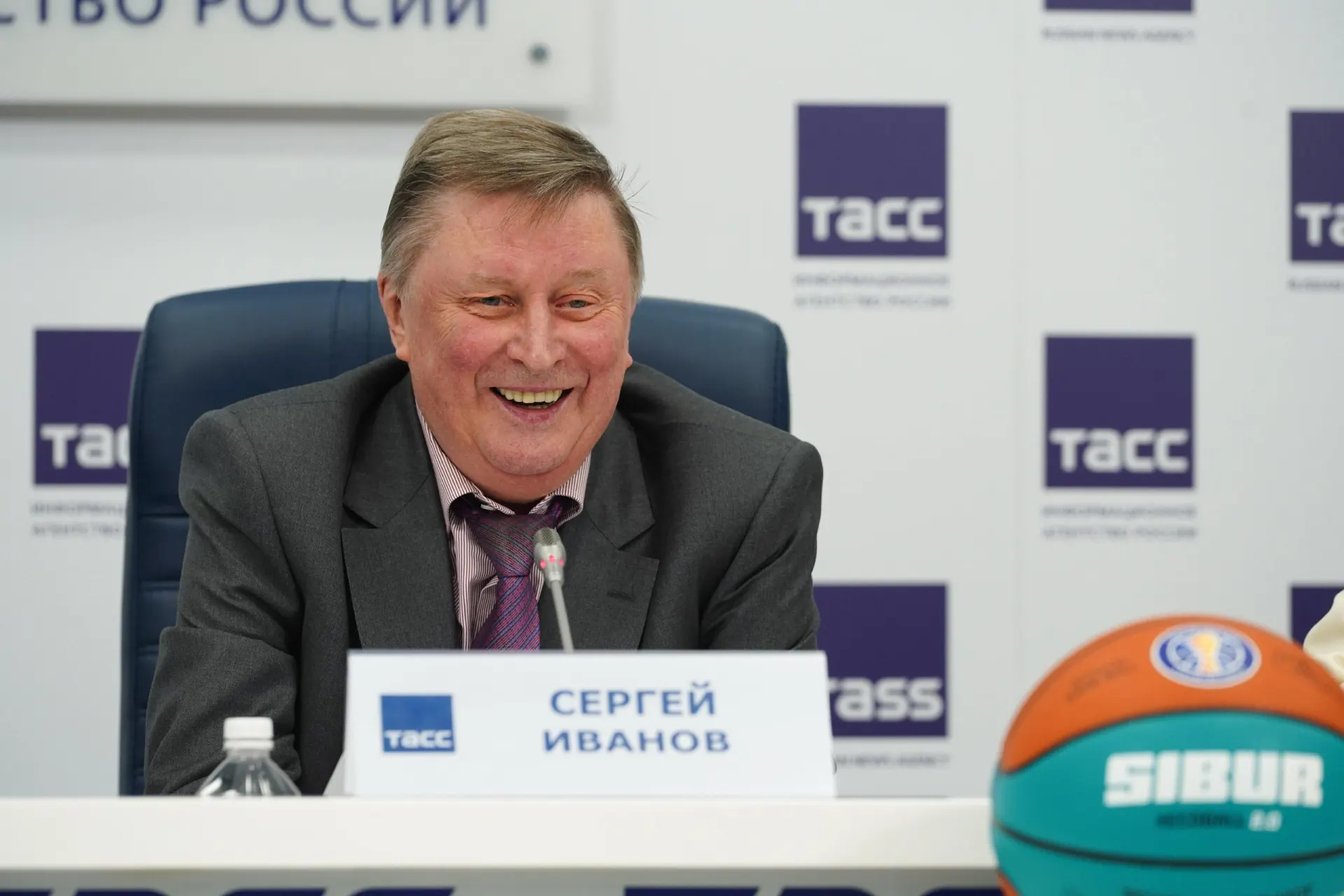 Бывший министр обороны Иванов скончался в 73 года. Близкий друг утверждает, что они общались всего за три дня до его смерти.