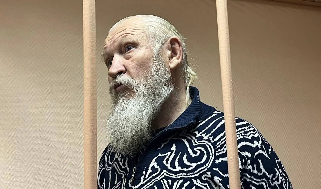 В реестр внесли бывшего депутата от ЛДПР Михаила Александровича Глущенко, ранее осуждённого за соучастие в организации убийства Галины Старовойтовой.