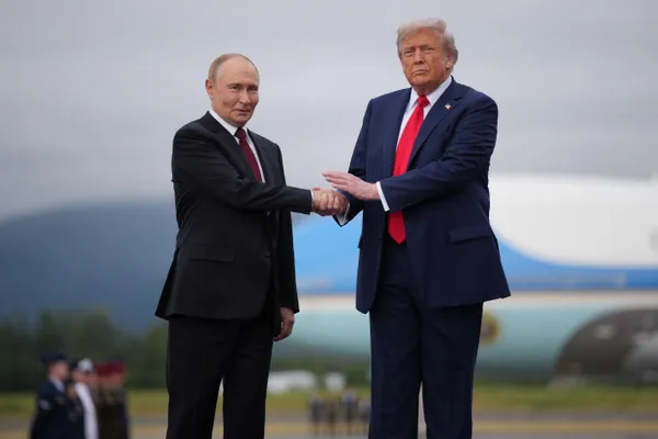 Президент США намерен обсудить с лидерами Украины и России возможность прекращения войны: сначала встреча с Зеленским на саммите НАТО, затем телефонный разговор с Путиным.