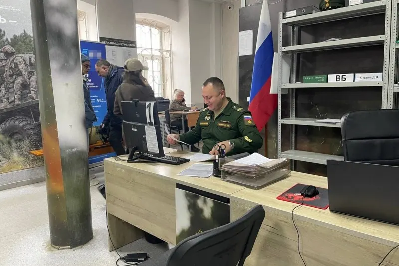 Официальные лица заявили, что мобилизация не планируется. Аналитики считают, что публикации за рубежом направлены на давление на общество.