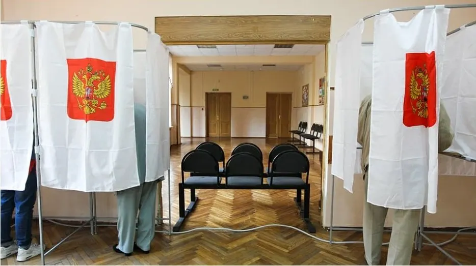 Общественная палата предложила новые рекомендации для партийных наблюдателей; документ вызывает сожаления в рядах партий и обсуждение роли надзора и взаимодействия с комиссиями.