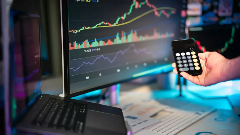 По словам главы ПСБ, стейблкоин USDT может быть заморожен по требованию иностранной администрации; банк и отрасль переходят к развитию собственных цифровых инструментов на фоне кибератак и санкций.