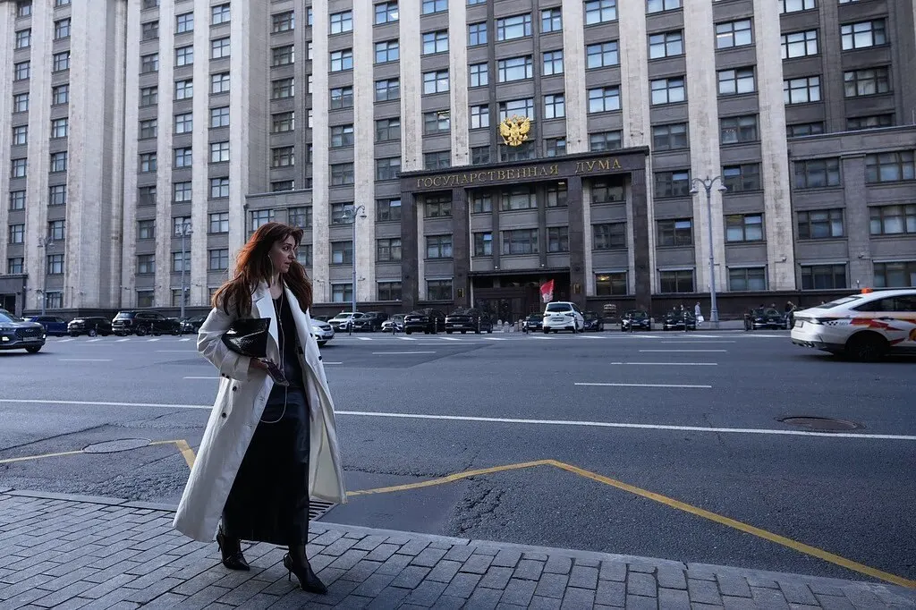 По данным первых протоколов партия власти теряет абсолютное большинство по спискам в 14 из 39 субъектов РФ. Антирекорды зафиксированы в Карелии, Орловской и Кировской областях.