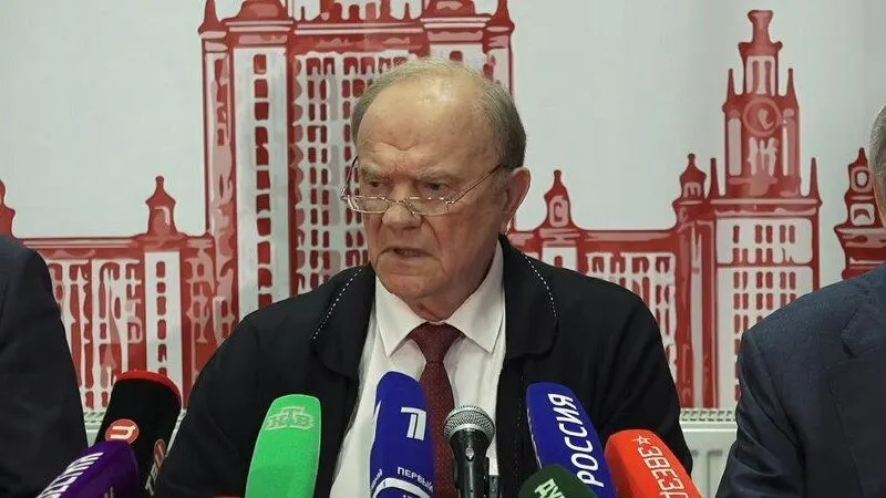 Лидер КПРФ предупредил, что продолжение текущей политики усилит экономическое и технологическое отставание, а тарифы ЖКХ вырастут, что ударит по семьям.