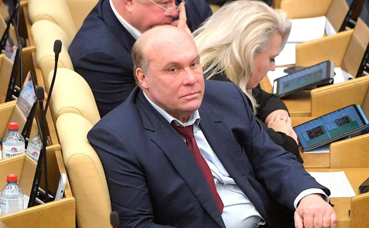 Депутат заявил, что сообщения о возможной мобилизации — слухи, распространяемые иностранными спецслужбами, чтобы запугать россиян.