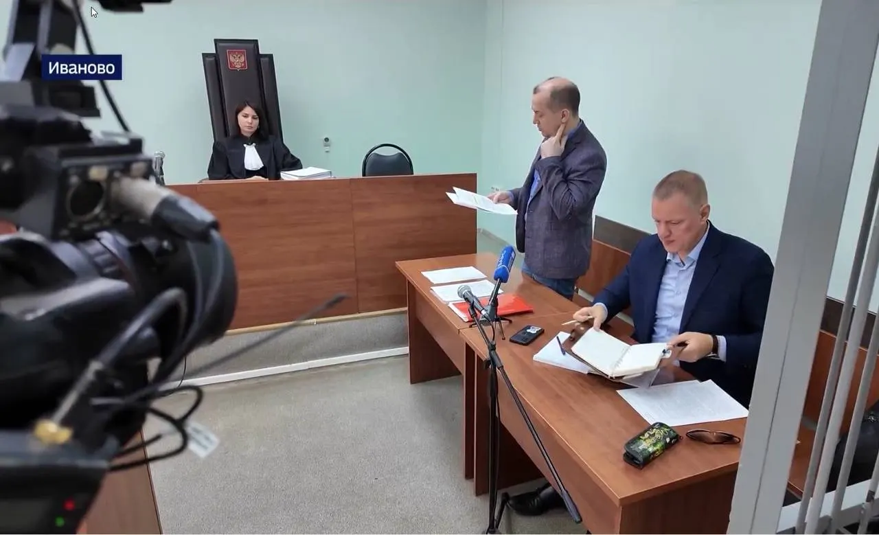 Глава Следственного комитета потребовал представить материалы по делу Сергея Кустова, руководителя Ивановского телеканала; ранее в эфире вышел сюжет о попытке возбудить уголовное дело против сотрудников полиции, после чего журналист сам оказался на скамье подсудимых.